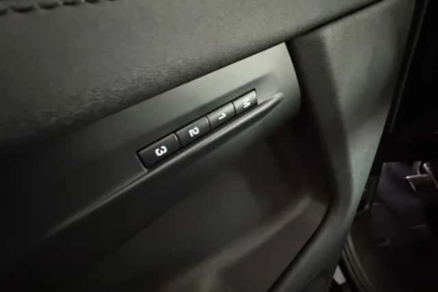 Land Rover Range Rover Evoque (2021) thumbnail 17