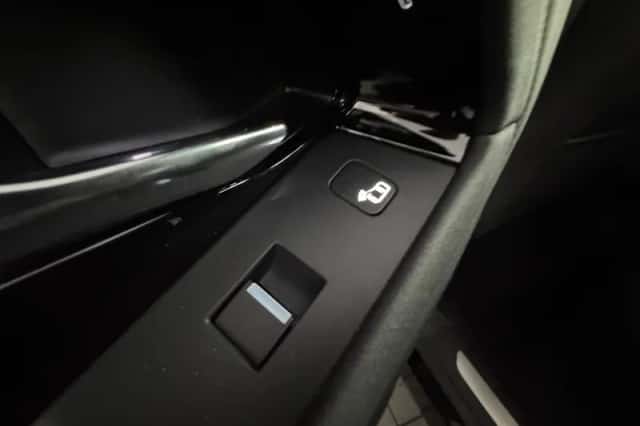 Land Rover Range Rover Evoque (2021) thumbnail 24