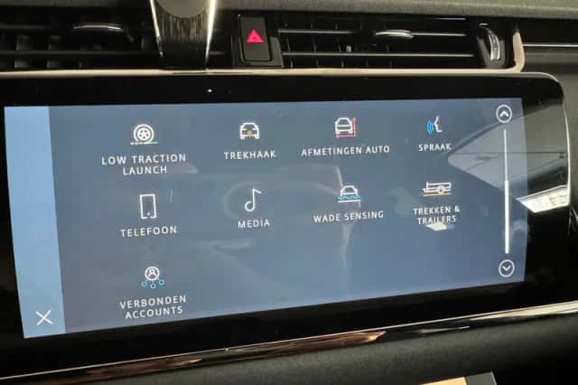 Land Rover Range Rover Evoque (2021) thumbnail 32