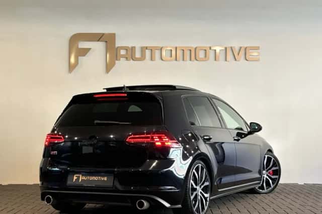 Volkswagen Golf (2019) thumbnail 3