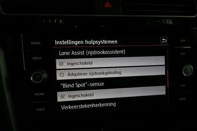 Volkswagen Golf (2019) thumbnail 28
