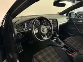 Volkswagen Golf (2019) thumbnail 4