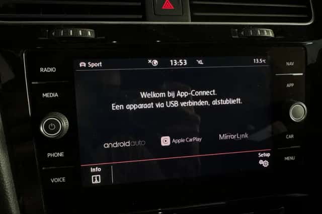 Volkswagen Golf (2019) thumbnail 32