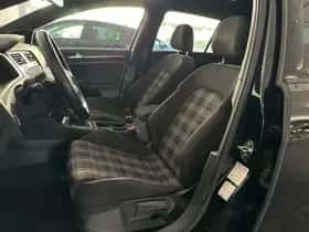 Volkswagen Golf (2019) thumbnail 5