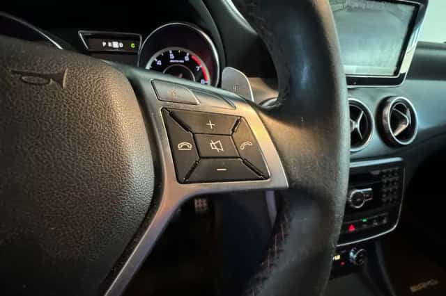 Mercedes-Benz CLA-Klasse (2015) thumbnail 15