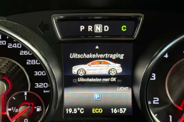 Mercedes-Benz CLA-Klasse (2015) thumbnail 26