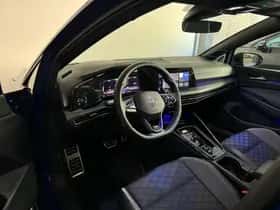 Volkswagen Golf (2023) thumbnail 5