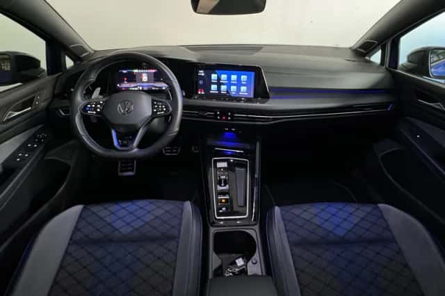 Volkswagen Golf (2023) thumbnail 4