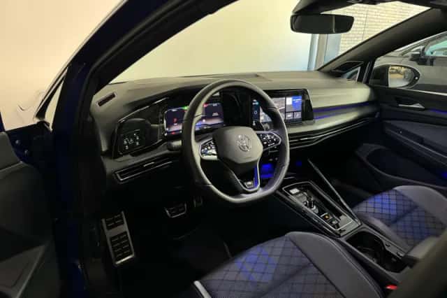 Volkswagen Golf (2023) thumbnail 5