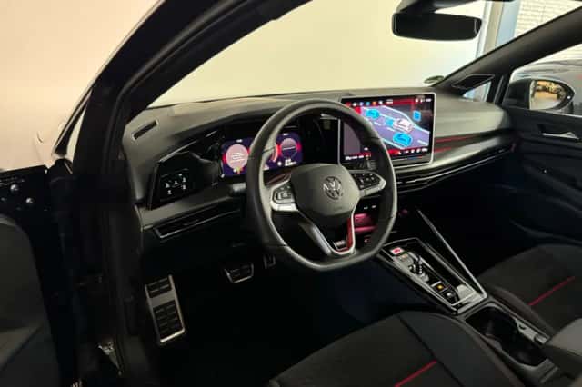 Volkswagen Golf (2025) thumbnail 5