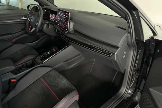 Volkswagen Golf (2025) thumbnail 43