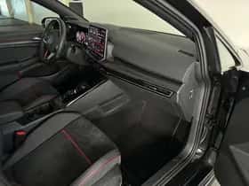 Volkswagen Golf (2025) thumbnail 43