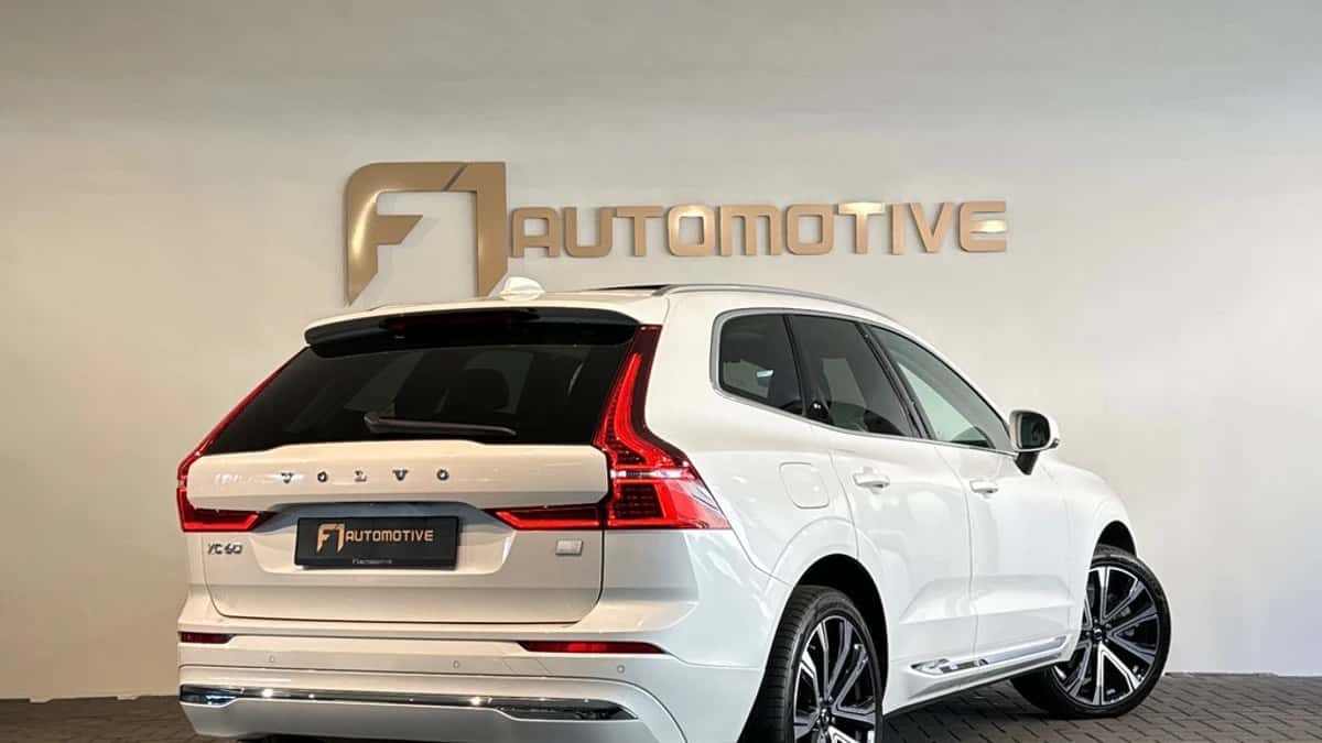 Volvo XC60 (2023) — foto 1