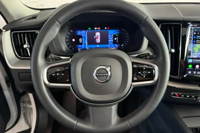Volvo XC60 (2023) thumbnail 13