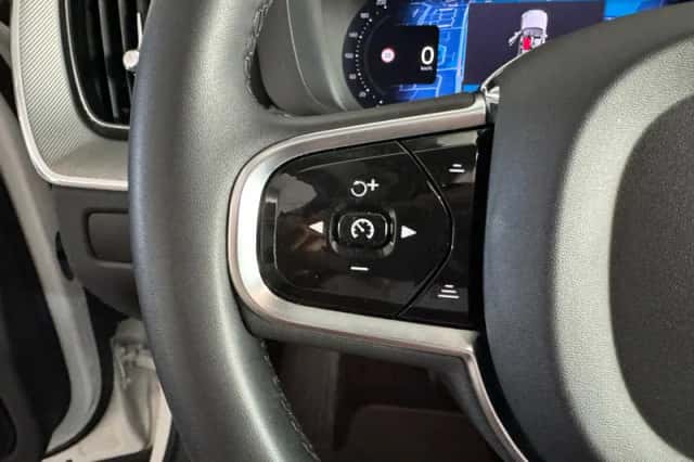 Volvo XC60 (2023) thumbnail 14