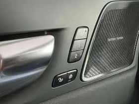 Volvo XC60 (2023) thumbnail 17