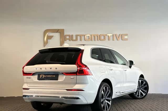 Volvo XC60 (2023) thumbnail 3