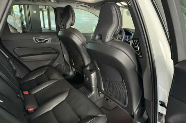 Volvo XC60 (2023) thumbnail 22