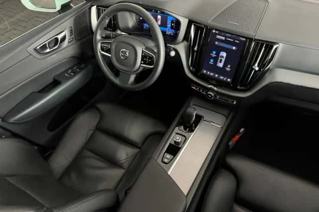 Volvo XC60 (2023) thumbnail 39