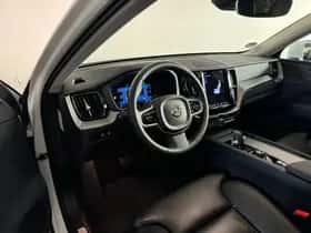 Volvo XC60 (2023) thumbnail 5