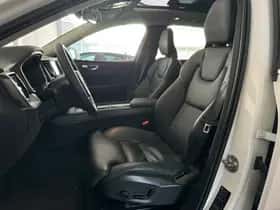 Volvo XC60 (2023) thumbnail 6