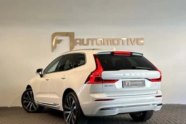 Volvo XC60 (2023) thumbnail 8