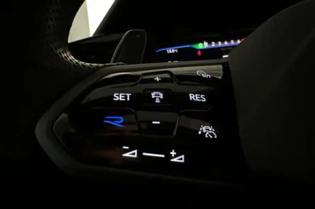 Volkswagen Golf (2023) thumbnail 15