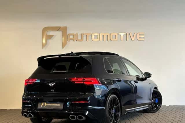 Volkswagen Golf (2023) thumbnail 3