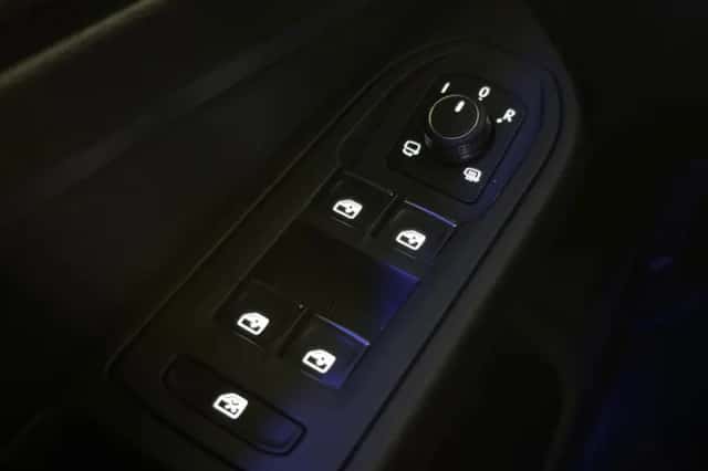 Volkswagen Golf (2023) thumbnail 23