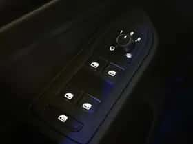 Volkswagen Golf (2023) thumbnail 23