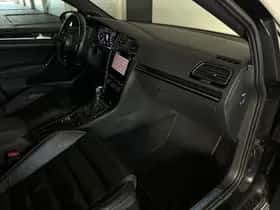 Volkswagen Golf (2017) thumbnail 40