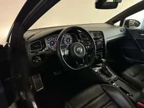 Volkswagen Golf (2017) thumbnail 5