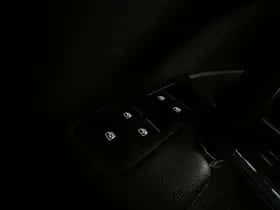Volkswagen Golf (2017) thumbnail 24