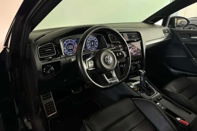 Volkswagen Golf (2017) thumbnail 5