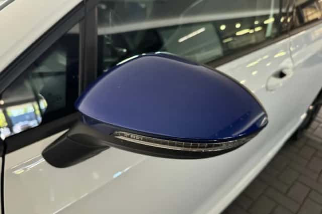 Volkswagen Golf (2023) thumbnail 20
