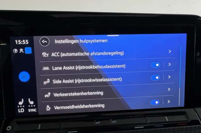 Volkswagen Golf (2023) thumbnail 32