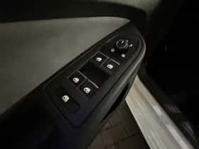 Volkswagen Golf (2023) thumbnail 35