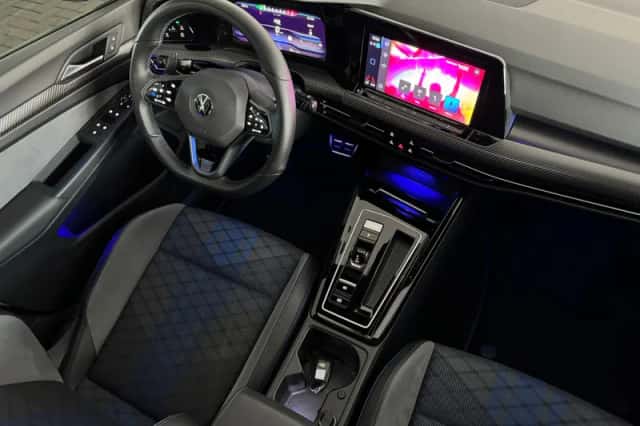 Volkswagen Golf (2023) thumbnail 37
