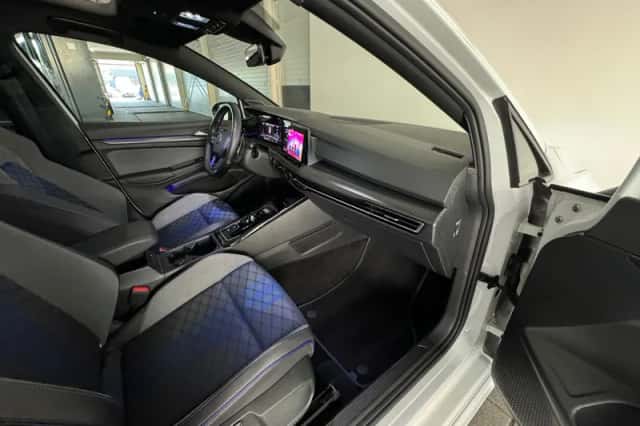 Volkswagen Golf (2023) thumbnail 38