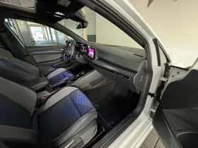 Volkswagen Golf (2023) thumbnail 38