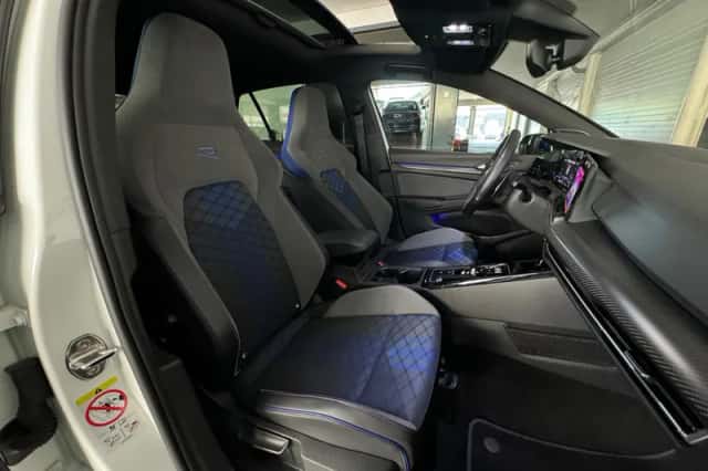 Volkswagen Golf (2023) thumbnail 39