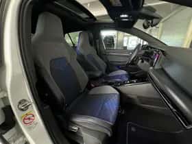 Volkswagen Golf (2023) thumbnail 39