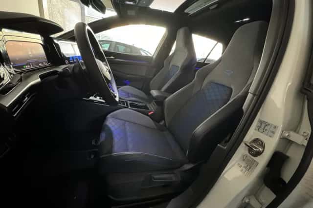 Volkswagen Golf (2023) thumbnail 6