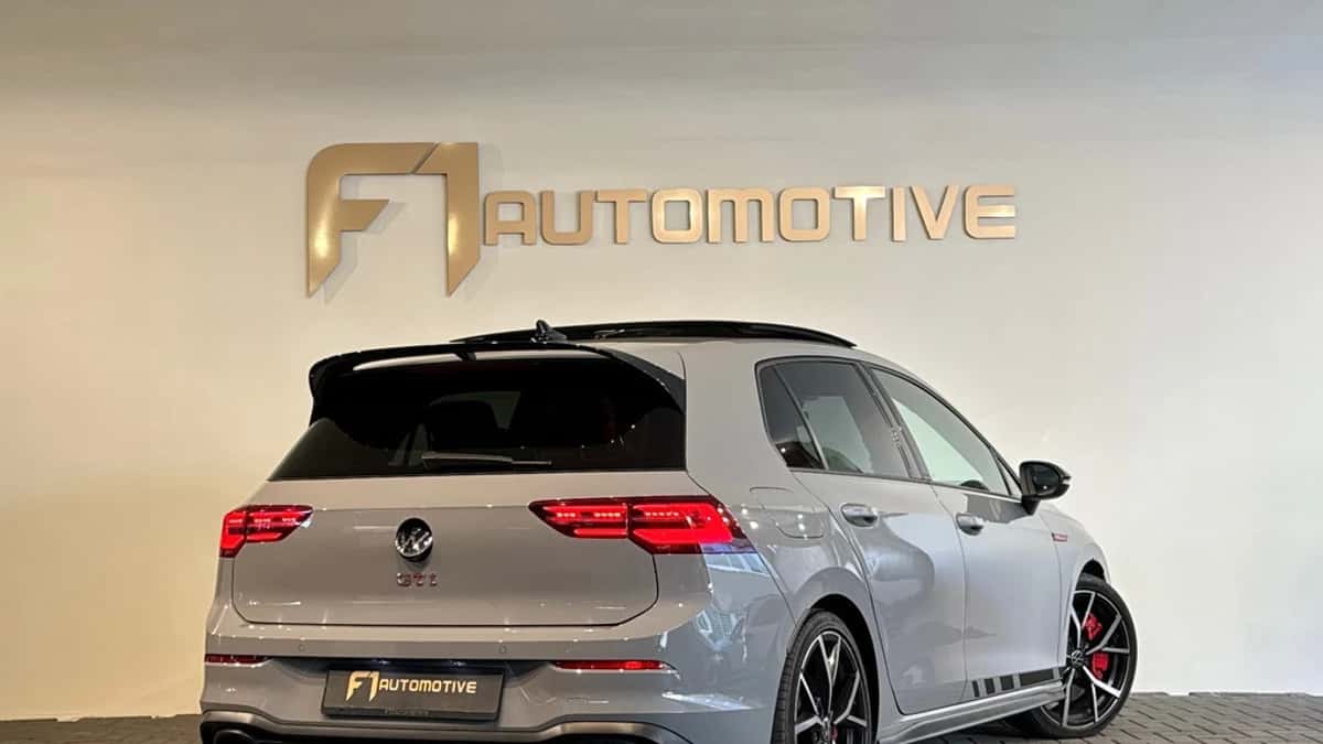 Volkswagen Golf (2022) — foto 1