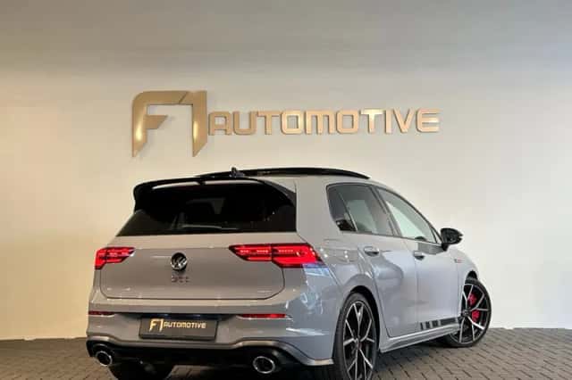 Volkswagen Golf (2022) thumbnail 3