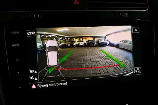 Volkswagen Golf (2017) thumbnail 30