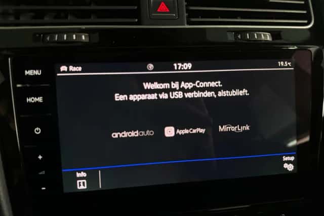 Volkswagen Golf (2017) thumbnail 37