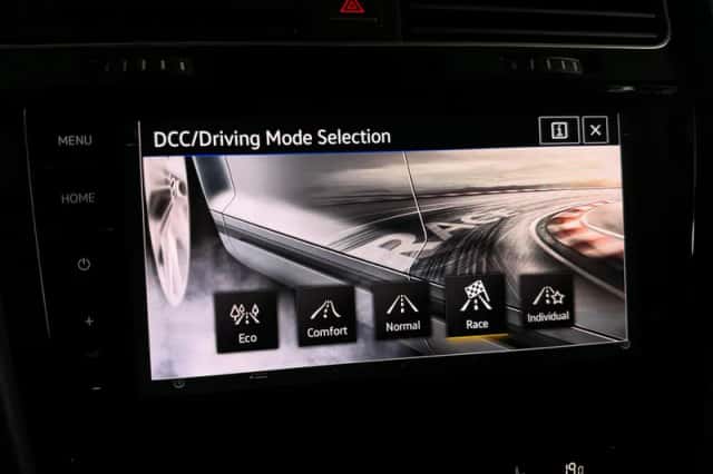 Volkswagen Golf (2017) thumbnail 38
