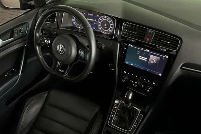 Volkswagen Golf (2017) thumbnail 39