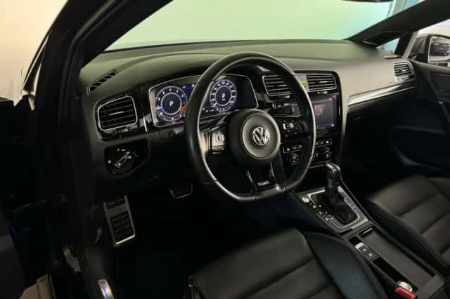 Volkswagen Golf (2017) thumbnail 5